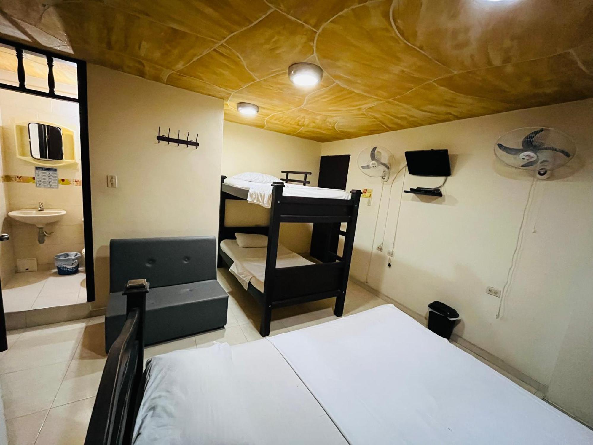 Merkezi Saray Villavieja Esterno foto
