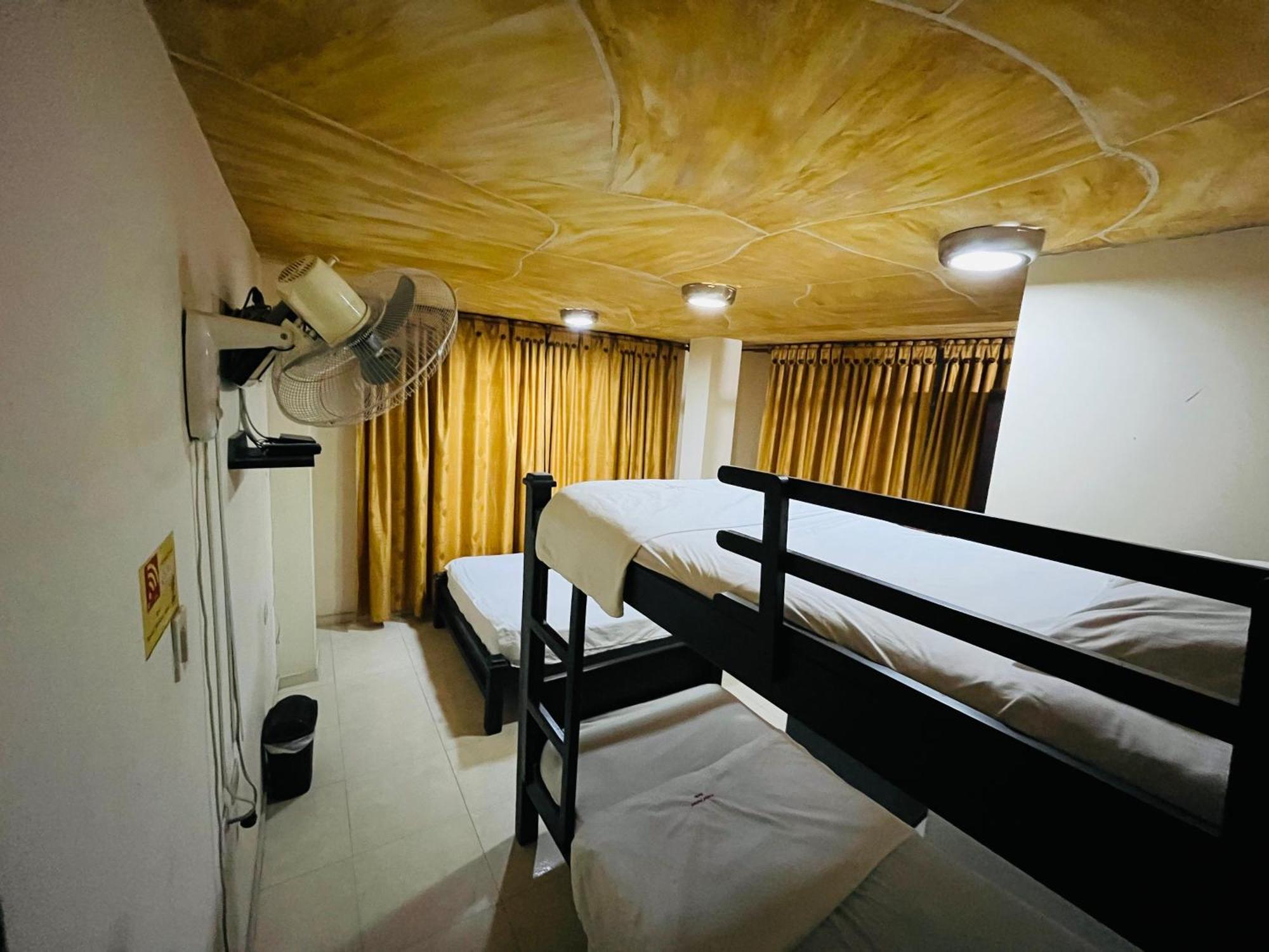 Merkezi Saray Villavieja Esterno foto