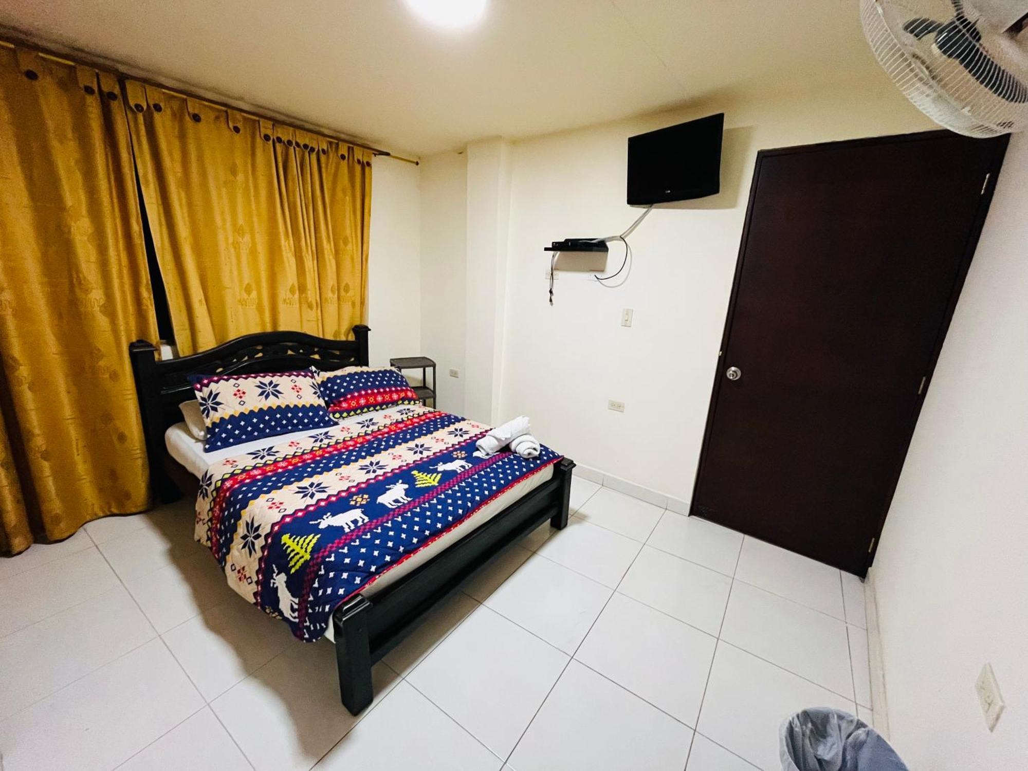 Merkezi Saray Villavieja Esterno foto